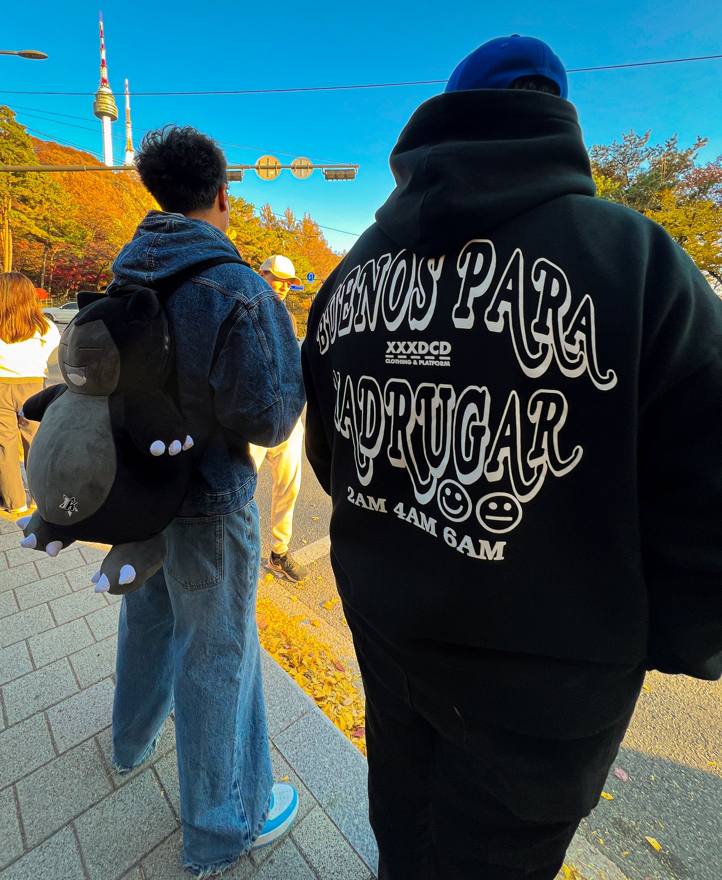 BUENOS PARA MADRUGAR HOODIE