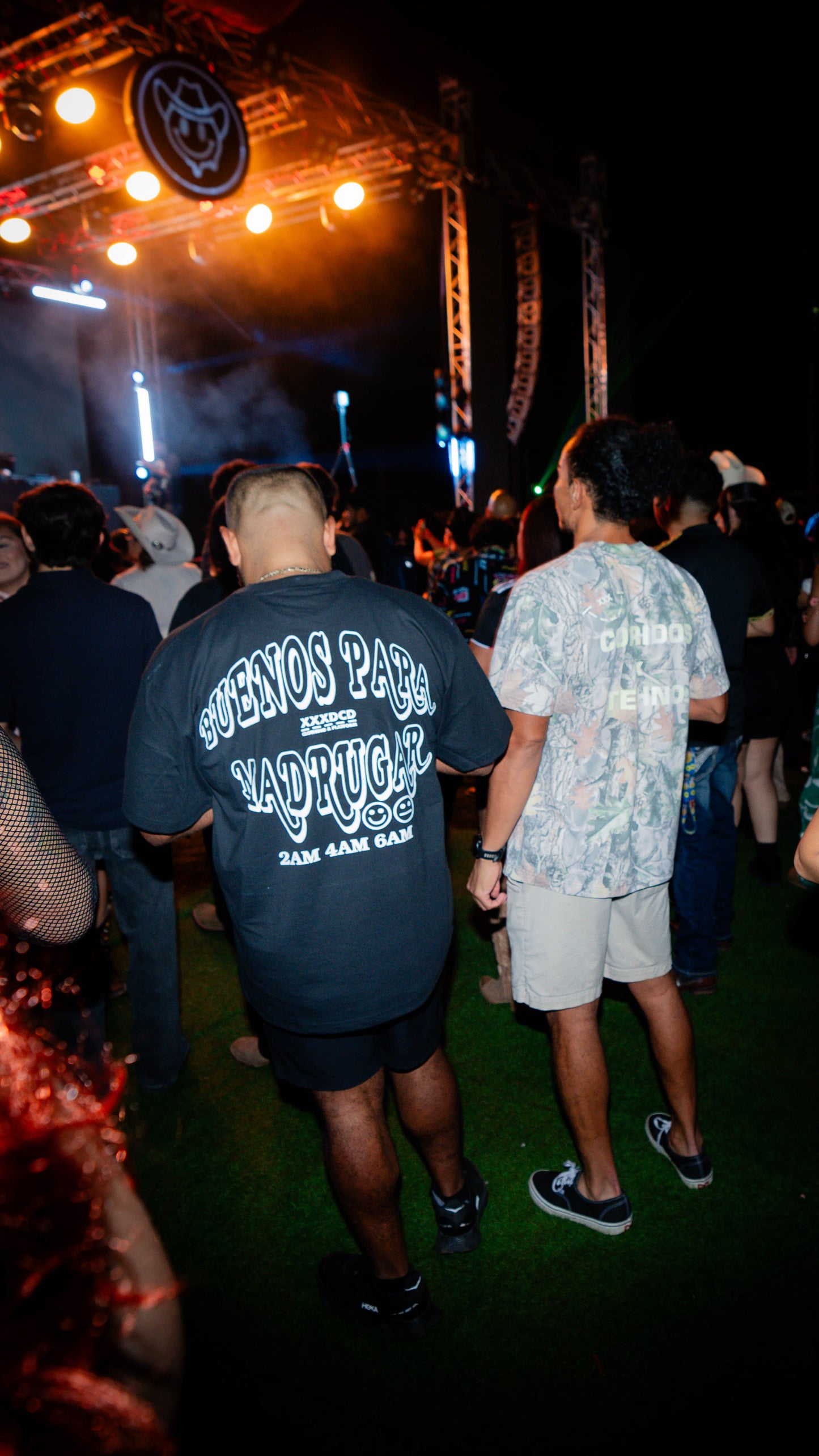 BUENOS PARA MADRUGAR T-SHIRT